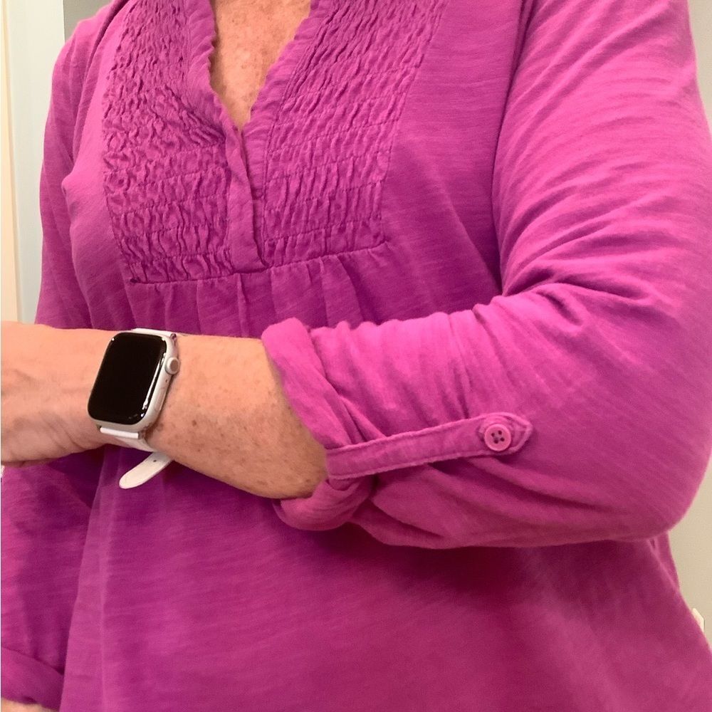 🍓 LOFT Raspberry V-Neck Top with 3/4 Sleeves and Smocked Detail – Size Medium - Picture 4 of 6